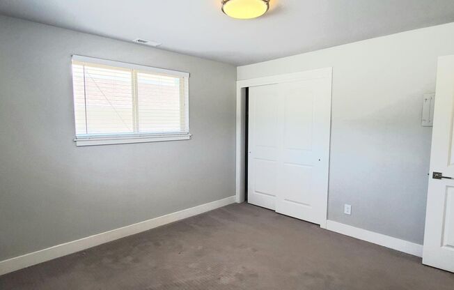 1 bed, 1 bath, 560 sqft, $1,245, Unit 33