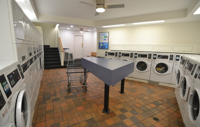2 beds, 1 bath, 970 sqft, $4,075, Unit 63-6