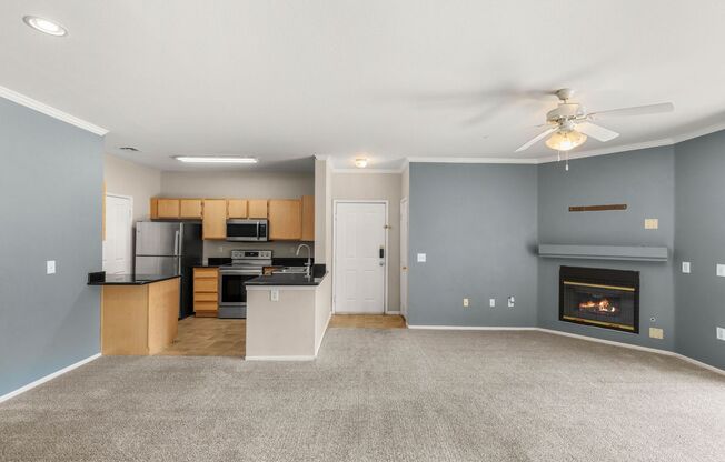 2 beds, 2 baths, $1,595, Unit # 822