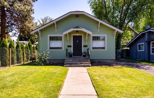 Charming remodeled craftsman blocks away from Drake Park