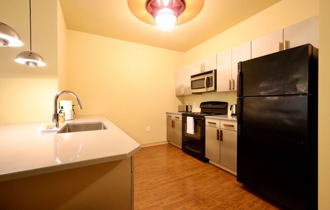 1 bed, 1 bath, 707 sqft, $3,371, Unit Unit 305