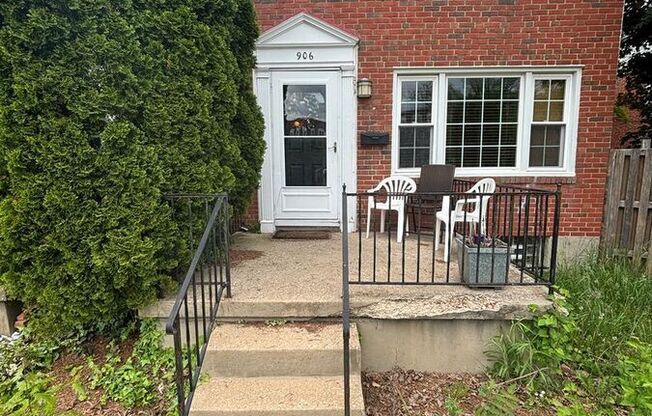 906 FAIRMOUNT AVE
