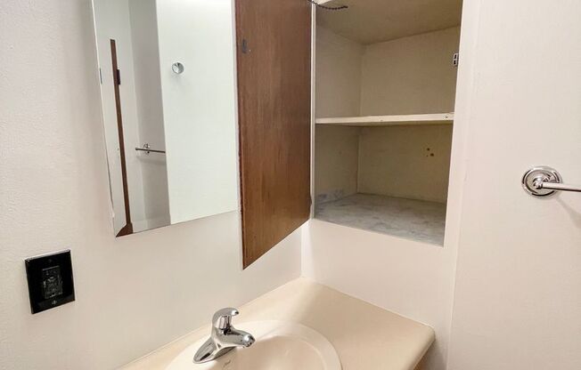 2 beds, 1 bath, 600 sqft, $1,895, Unit 401