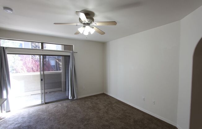 3 beds, 2 baths, $2,300, Unit UNIT 130