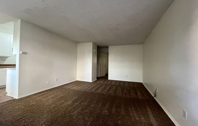 2 beds, 1 bath, $1,995, Unit 07