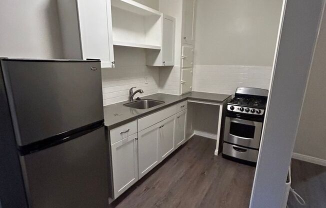 Studio, 1 bath, 380 sqft, $1,695, Unit 306