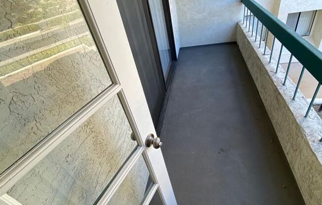 2 beds, 1.5 baths, $2,589