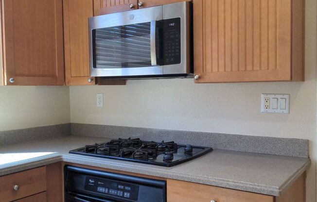 Low maintenance home in Green Valley!