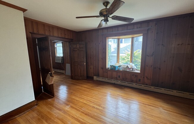 126 BROMFIELD ST