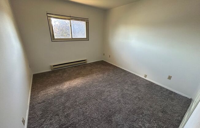 2 beds, 1.5 baths, $1,350, Unit 214