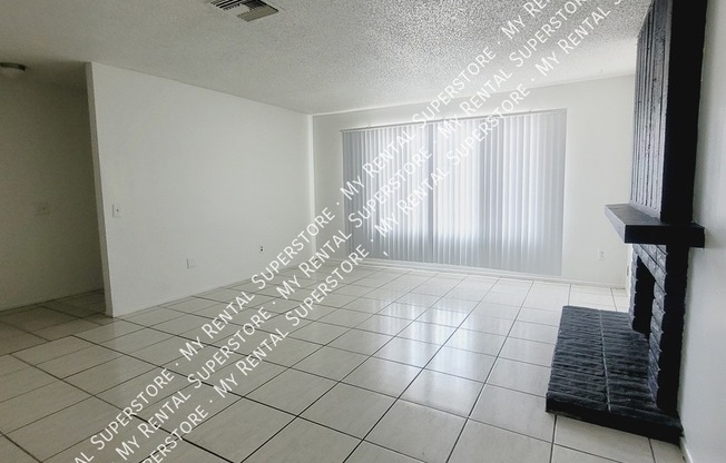 4424 N 53 LN