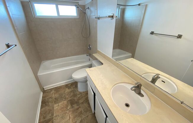 1 Bedroom Condo in Pacific Beach.