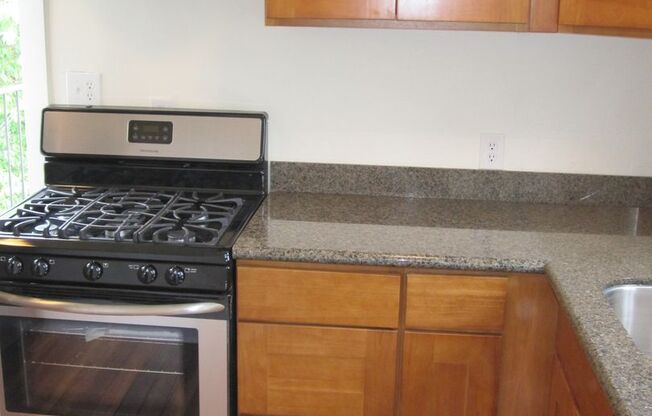 2 beds, 1 bath, 750 sqft, $1,900, Unit Unit 6