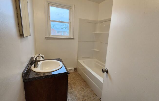 3 beds, 1 bath, $1,395