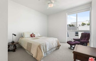 267 S San Pedro St