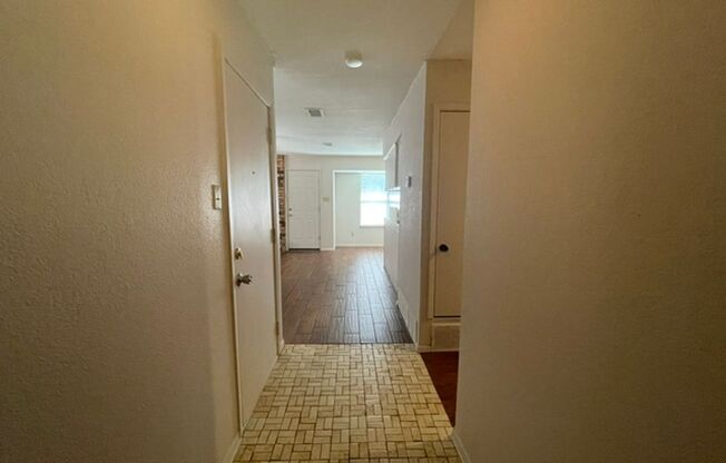 7536 Meadowlark Lane N, Watauga, Texas 76148