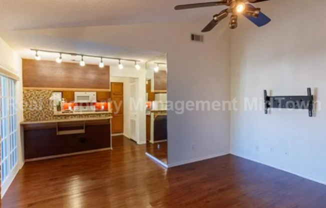 Charming 1-Bedroom, 1-Bathroom Apartment in Arlington, TX