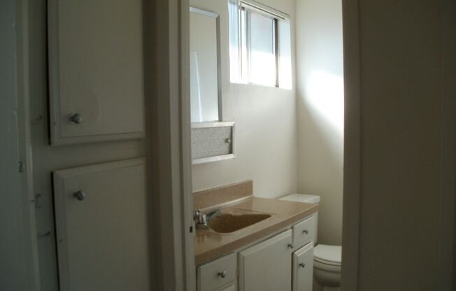 1 bed, 1 bath, 675 sqft, $1,675, Unit 30