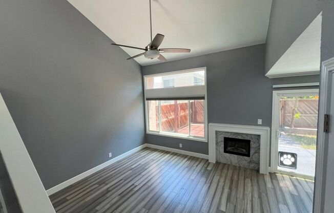 SPECTACULR BRIARWOOD REMODELED TOWNHOME!!!