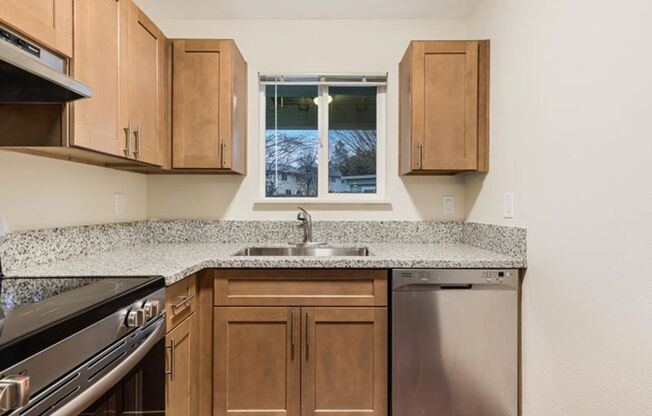 2 beds, 1 bath, 850 sqft, $1,600, Unit 37