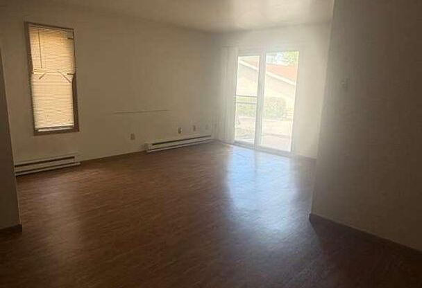 1 bed, 1 bath, 750 sqft, $1,350, Unit 8125-8125H