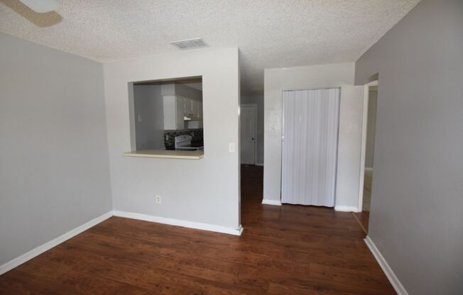 2 beds, 1 bath, $1,200