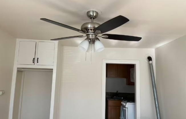 1656, 1670, 1680 -  Ave