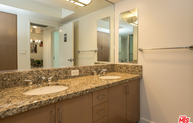 1 bed, 1 bath, 946 sqft, $3,950, Unit 614