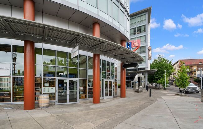 Studio, 1 bath, 700 sqft, $1,600, Unit CIV903