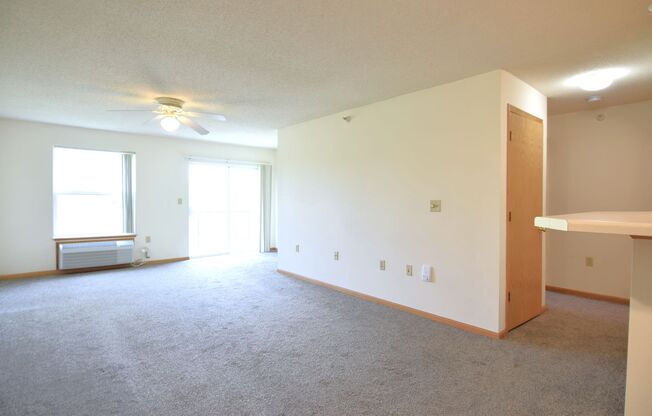 1 bed, 1 bath, 730 sqft, $1,460, Unit 8118-206