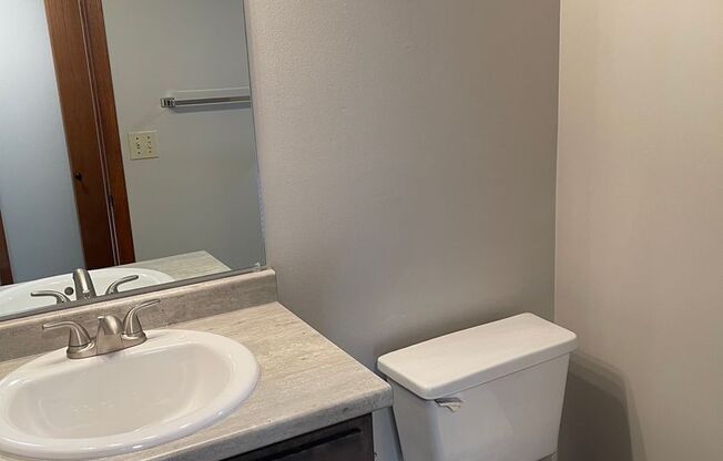 1 bed, 1 bath, 724 sqft, $830, Unit 007