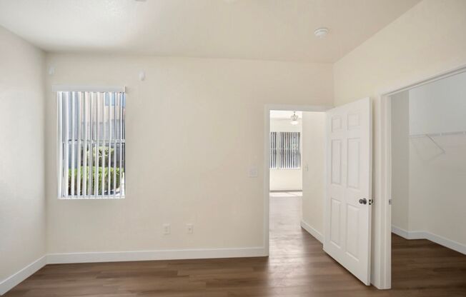 3 beds, 2 baths, $1,595, Unit Building #11