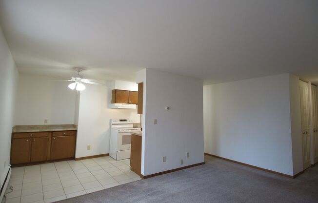 2 beds, 1 bath, 850 sqft, $1,400, Unit 204