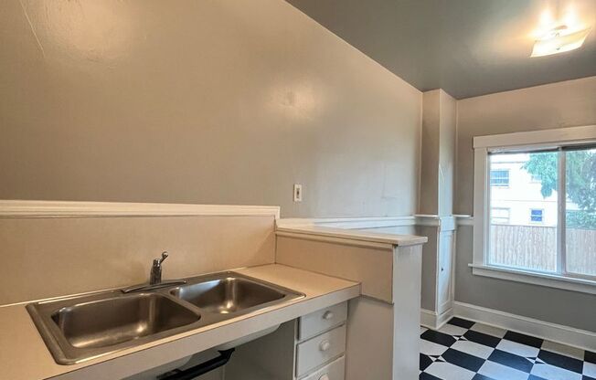 Studio, 1 bath, $1,295, Unit 11