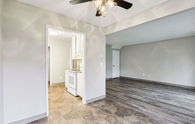 3 beds, 1.5 baths, 963 sqft, $1,749, Unit D-03