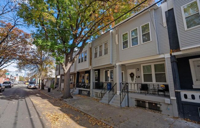 Luxurious 3-Bedroom Townhome in Point Breeze! Available NOW!