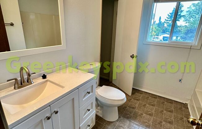 3 beds, 1.5 baths, 1,212 sqft, $2,085, Unit 1739