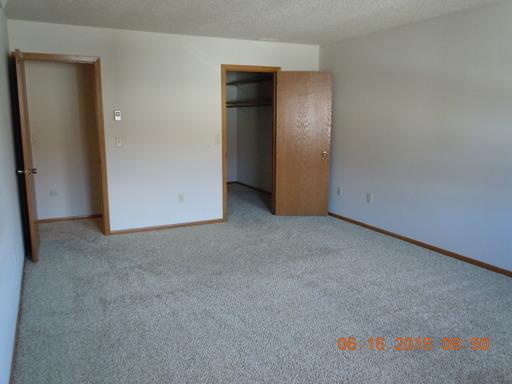 2 beds, 1.5 baths, $1,195