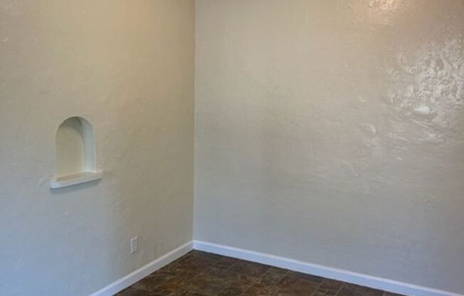 2 beds, 1 bath, 800 sqft, $900, Unit 3