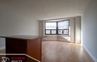 445 W Wellington Ave