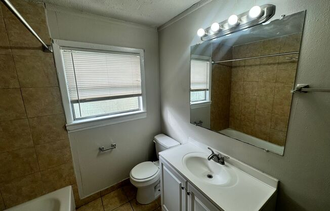 2 beds, 1 bath, $1,299