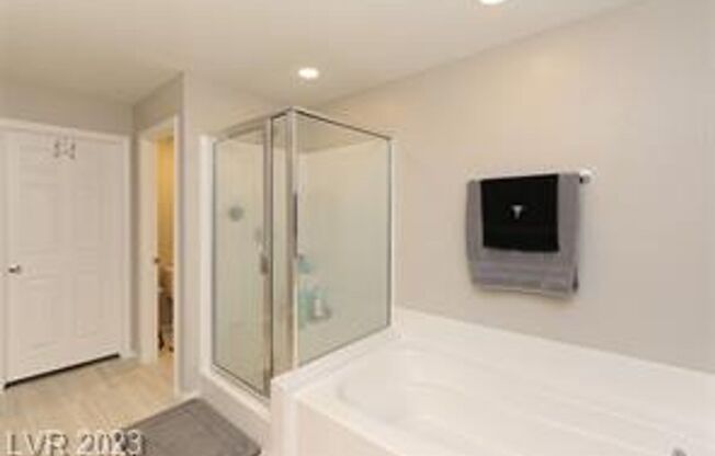 3 Bedroom townhome near Henderson Hospital.  Galleria Mall, Sunset Station and many restaurants within a 2 mile radius