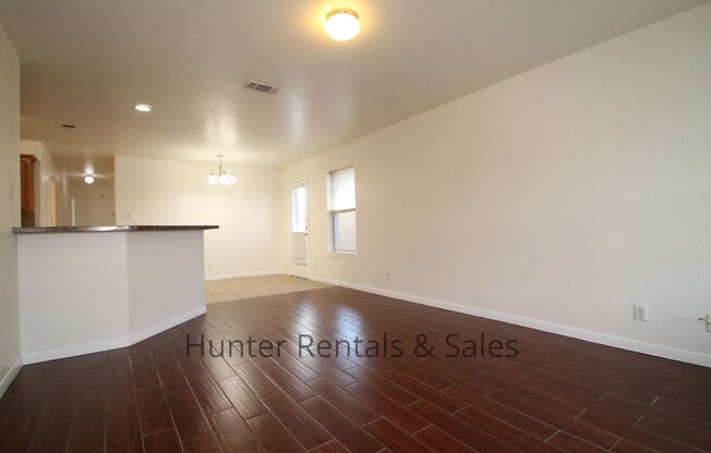 3 beds, 2 baths, $1,195