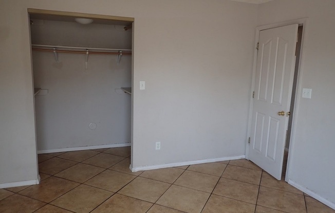 3 beds, 2 baths, $1,415