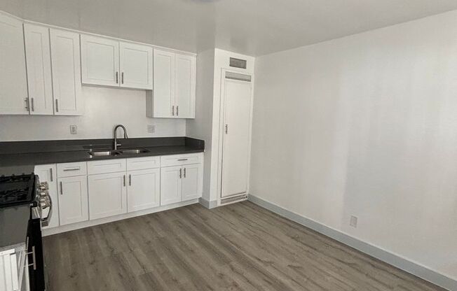 2 beds, 1 bath, $2,475, Unit 817C