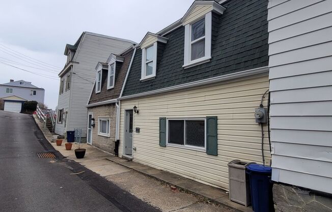 Beautiful 2 Bedroom Home in South Side - Coming soon!