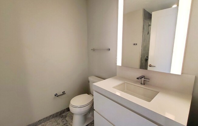 1 bed, 1 bath, 664 sqft, $4,800, Unit 908