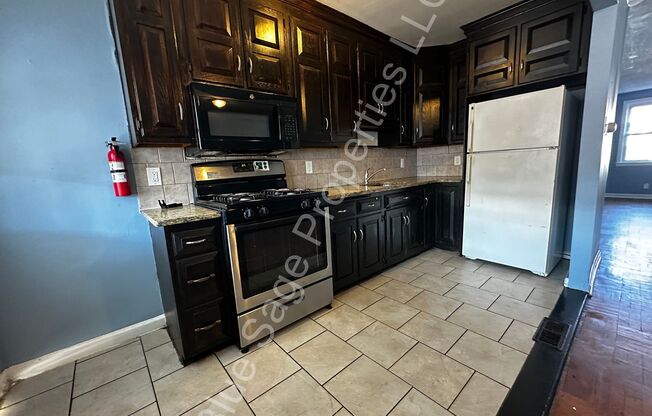 3 beds, 1 bath, $1,650