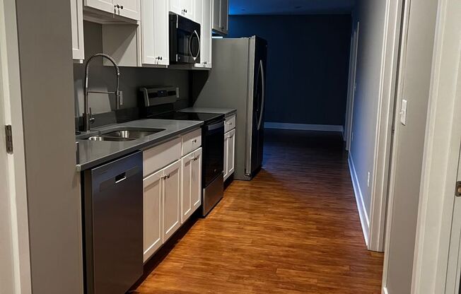 3 beds, 2 baths, 1,506 sqft, $1,975, Unit 315