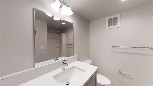 Updated Loft Apartment in the Heart of Downtown Longmont